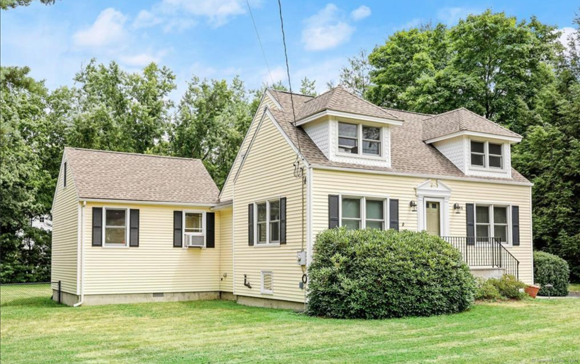 Oak Grove Place, New Canaan, Connecticut - 4 Bedrooms  
2 Bathrooms  
8 Rooms - 