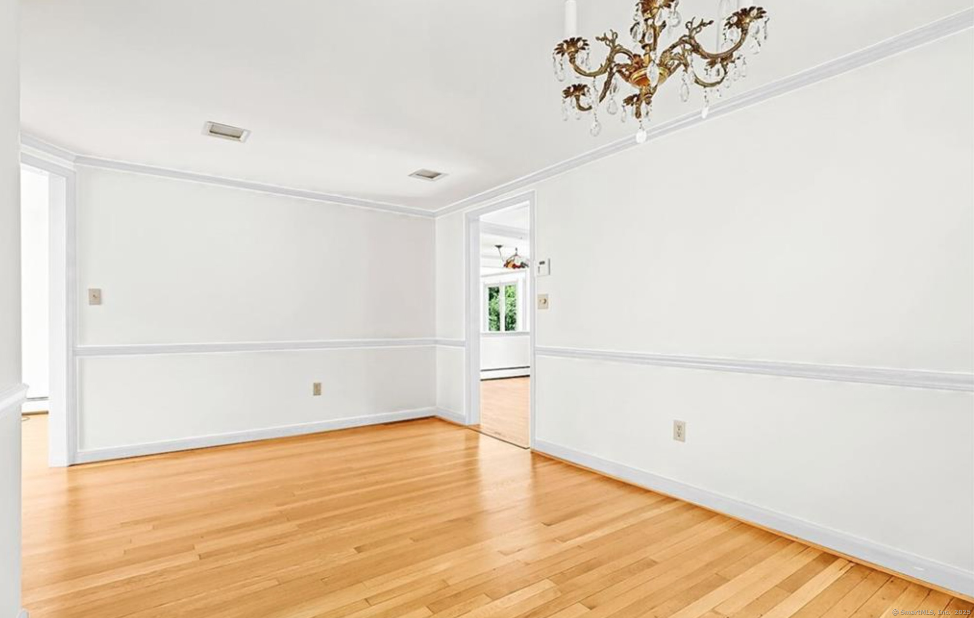 24 Oak Grove Place, New Canaan, Connecticut image 3