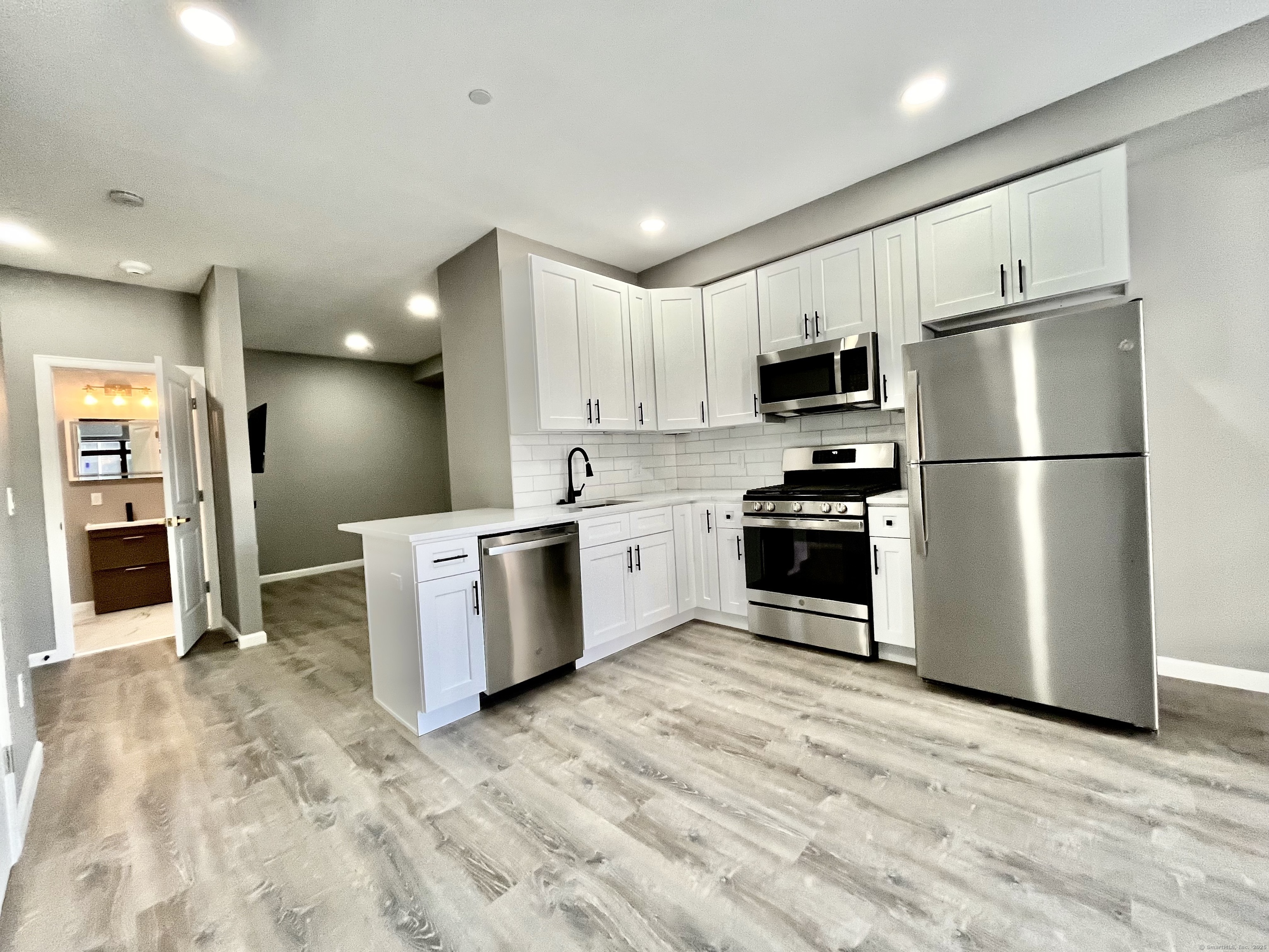 37 Center Street 2C