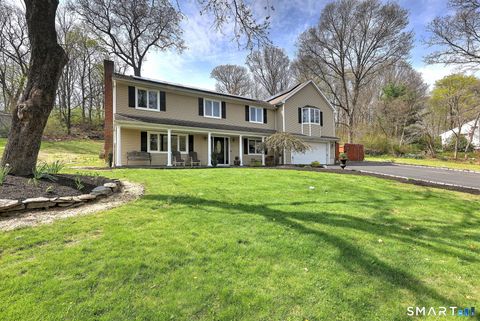 Photo of 31 Shawnee Road, Trumbull, CT 06611 (MLS # 24168411)