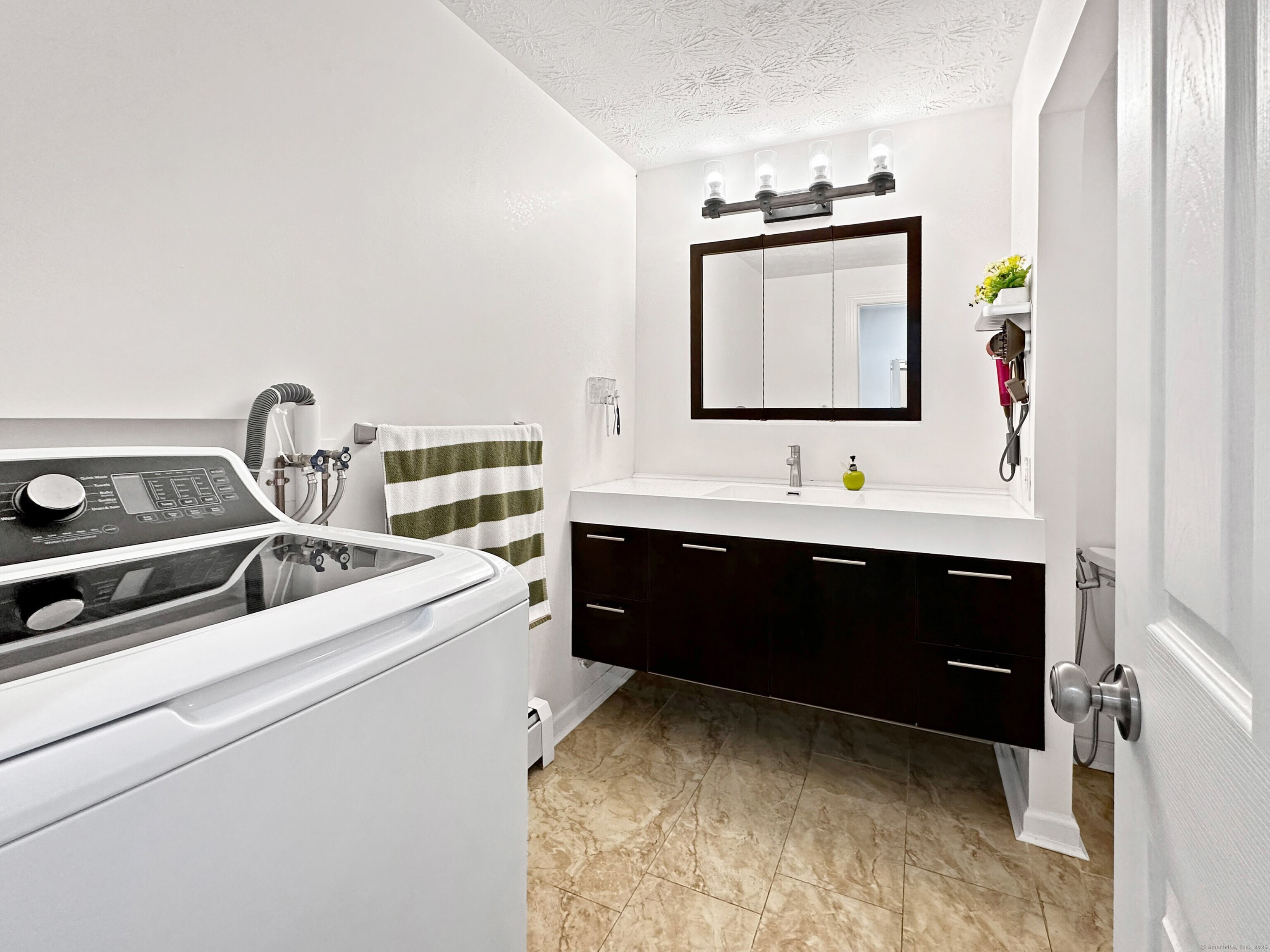 132 Woodland Drive #APT D, Montville, Connecticut image 21