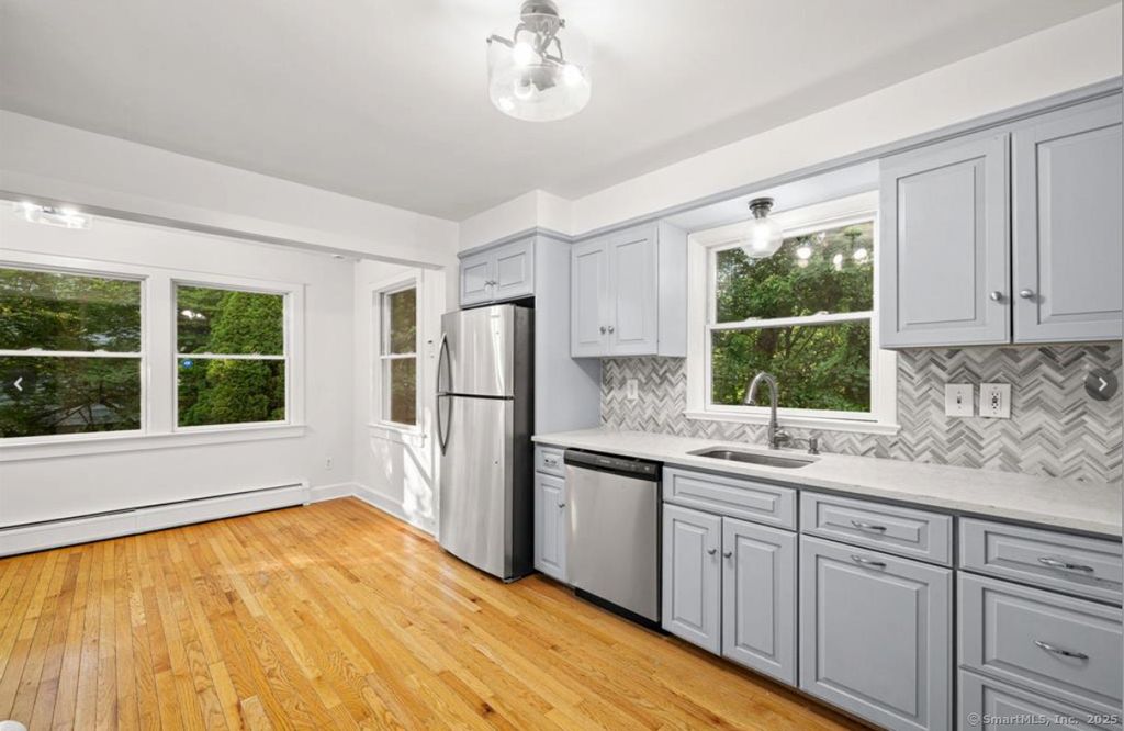 Photo of 412 Main Street, New Canaan, CT 06840 (MLS # 24136457)