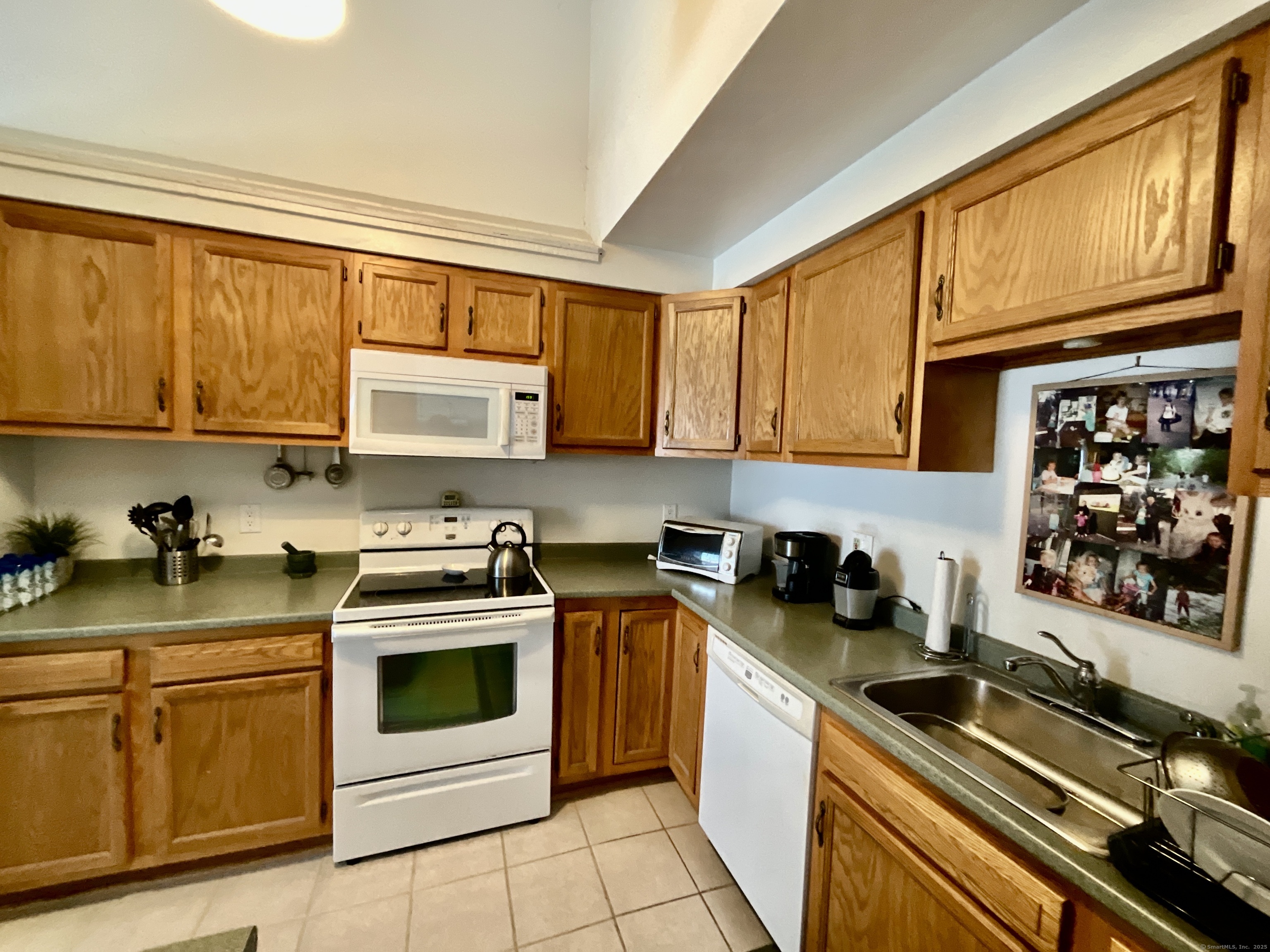 101 Woodside Circle, Torrington, Connecticut image 7