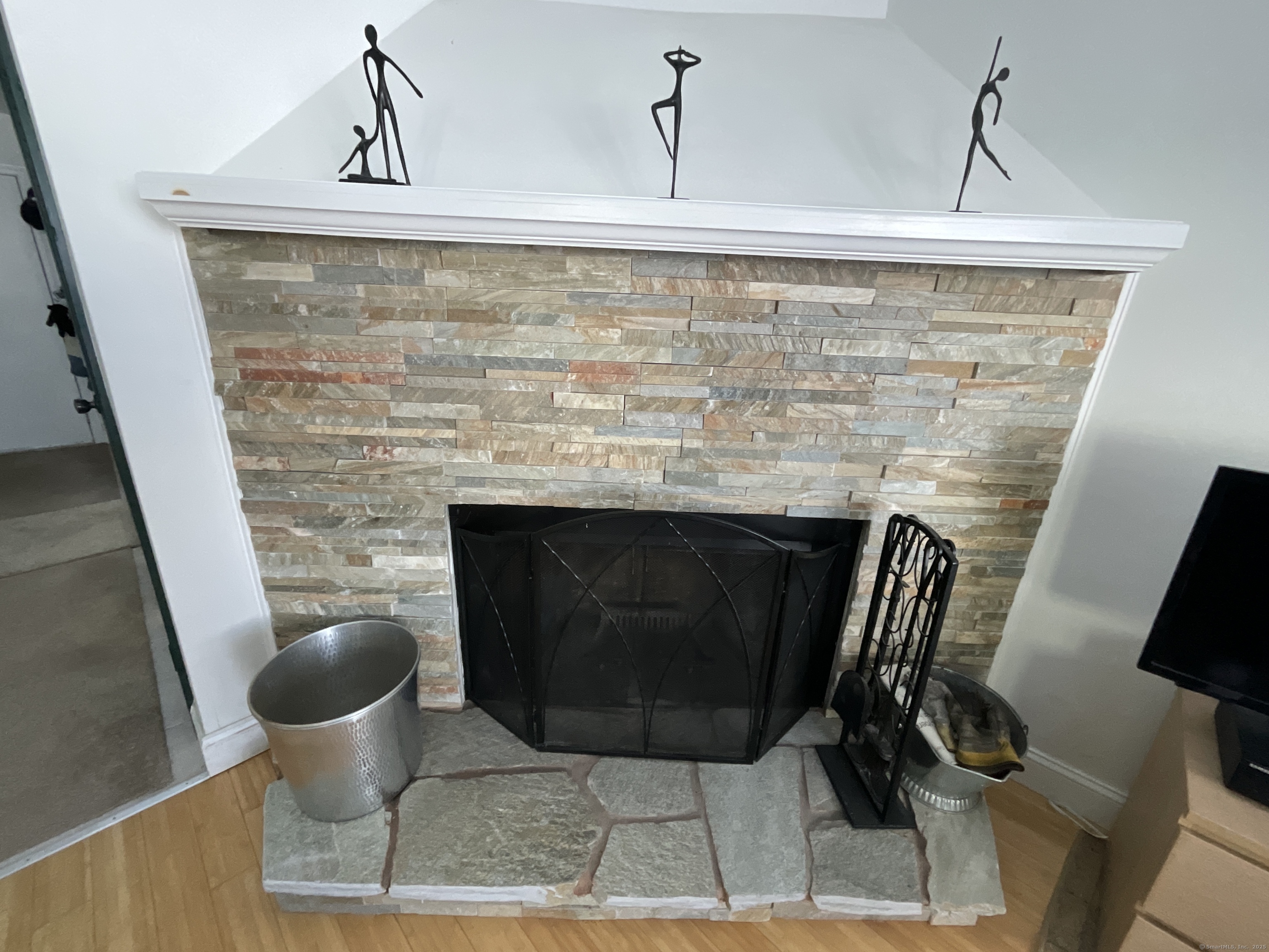 101 Woodside Circle, Torrington, Connecticut image 4