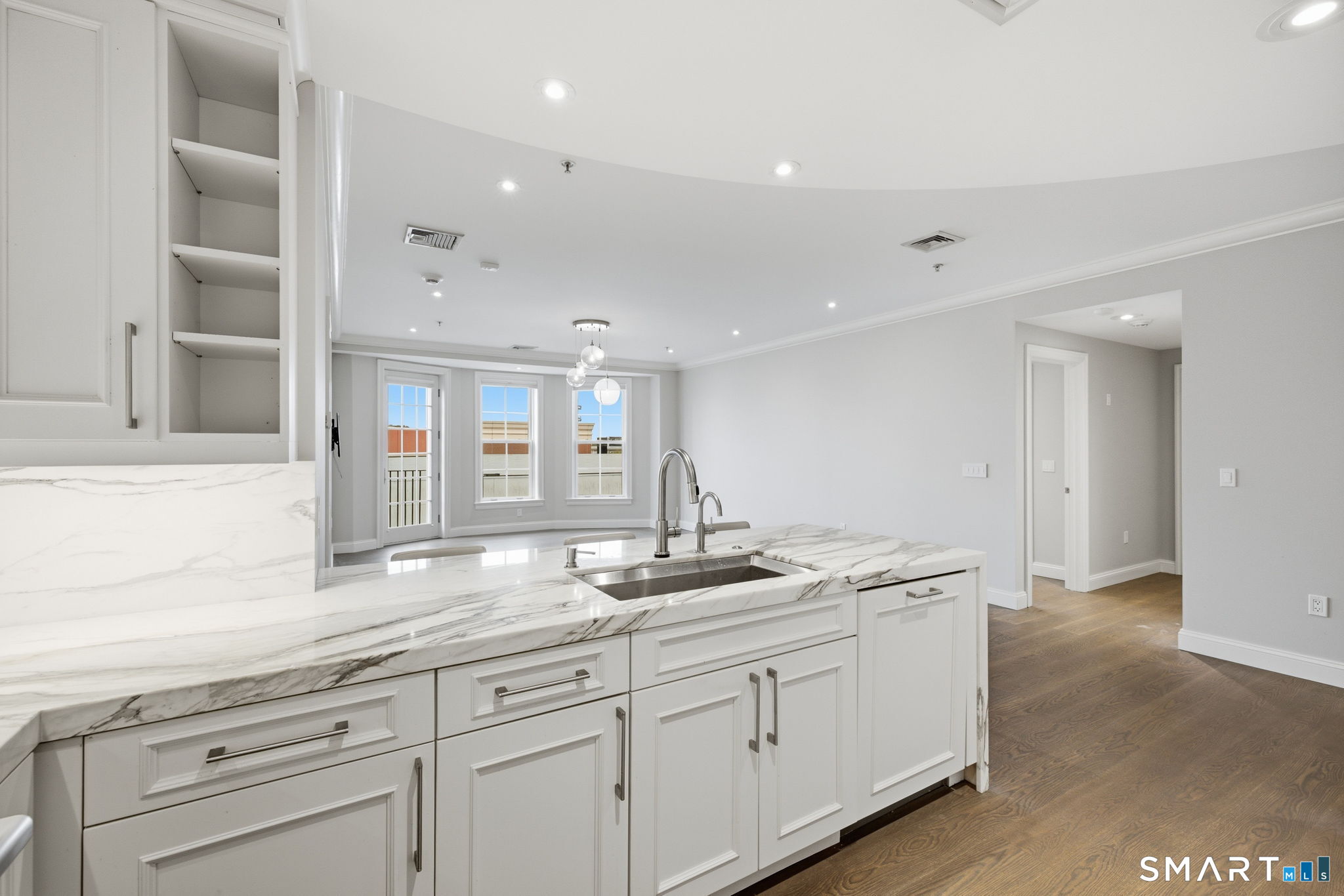 85 Memorial Road 411