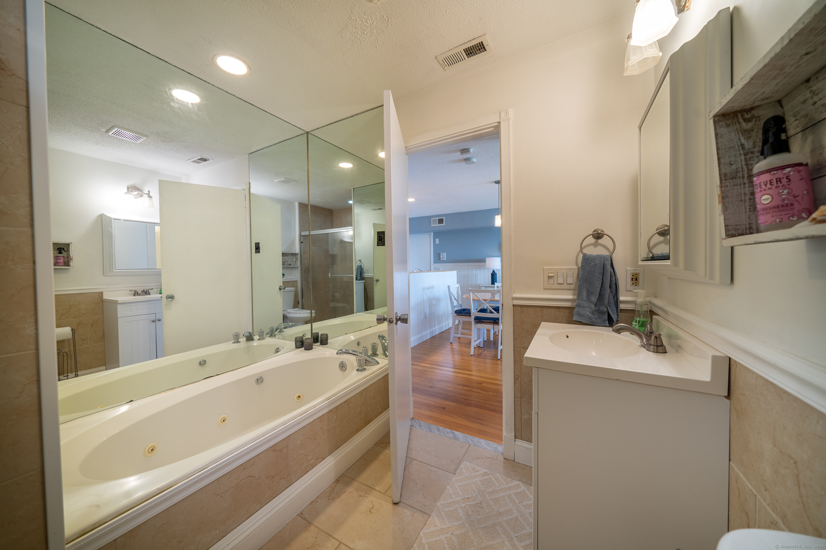 215 Beach Street #3B, West Haven, Connecticut image 9