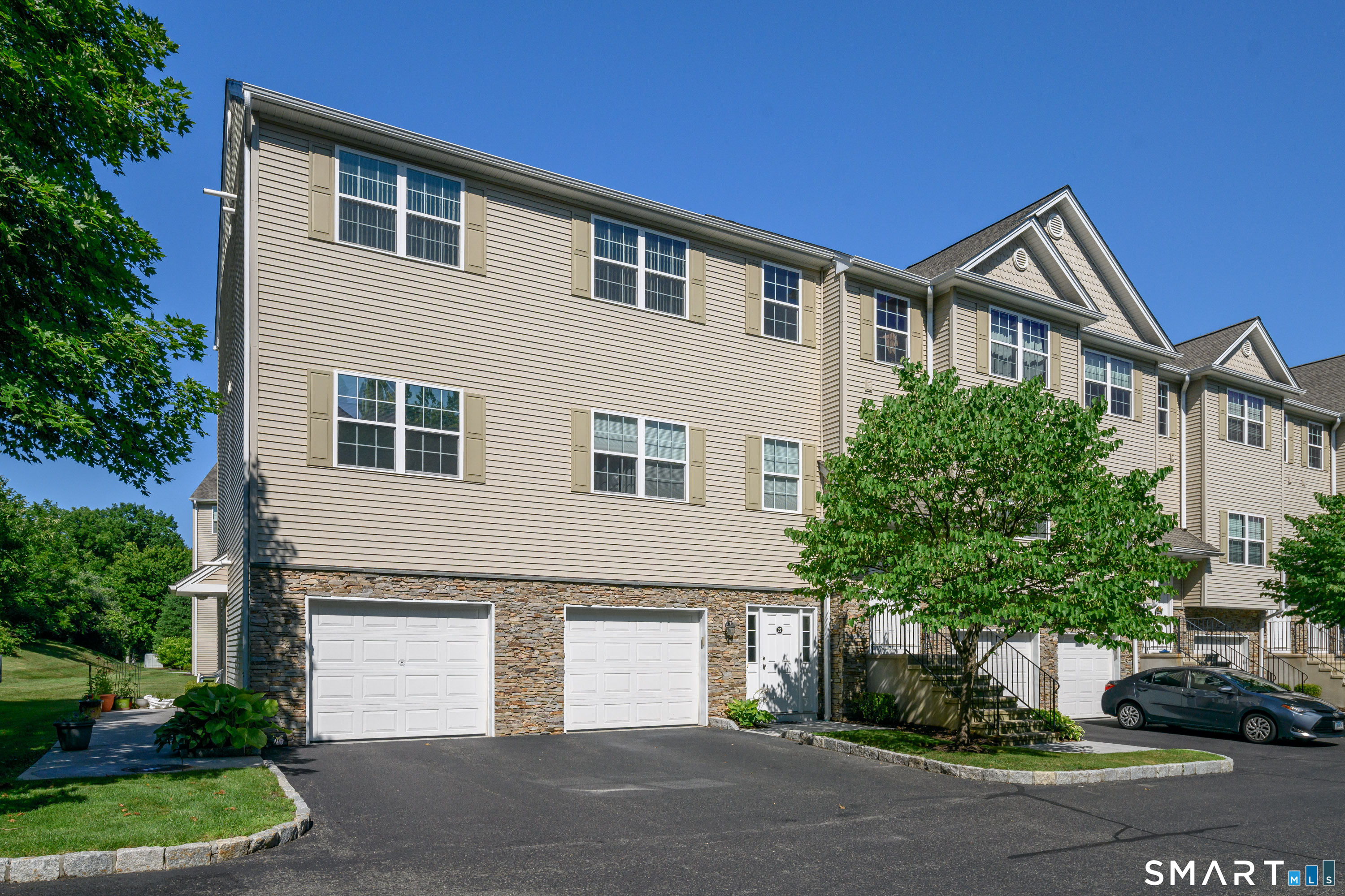 27 Riverview Court 27