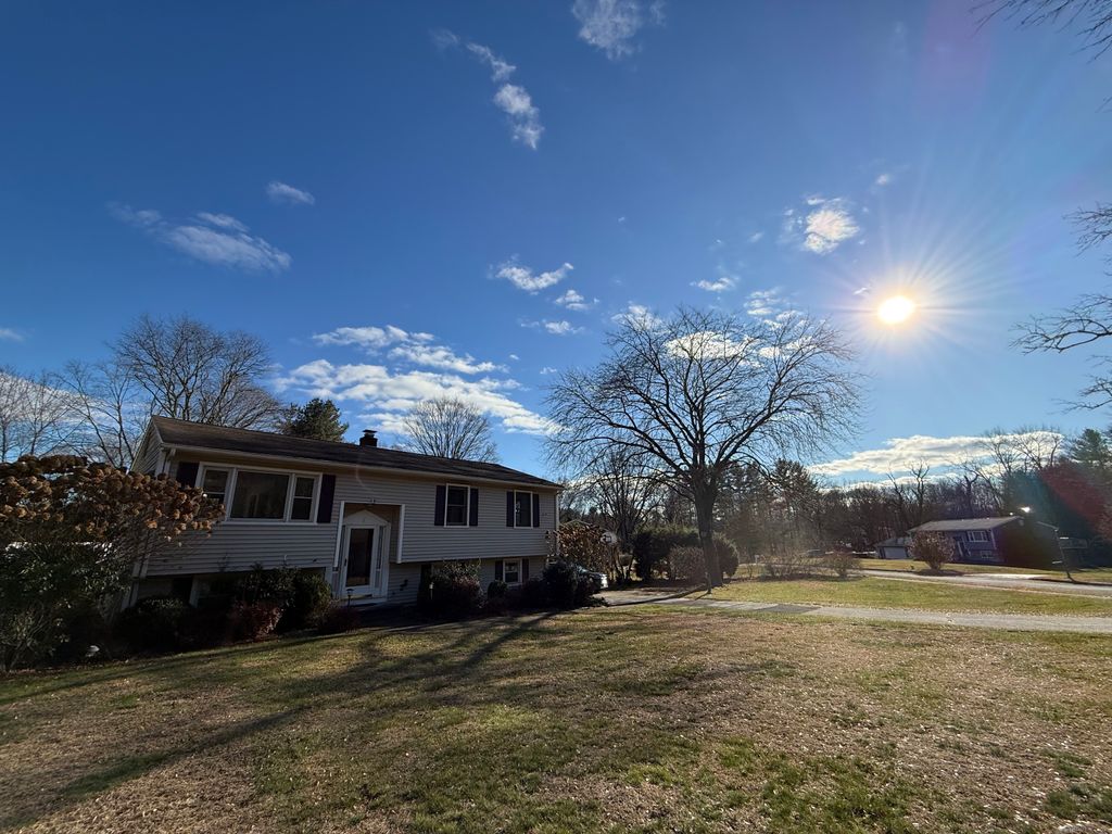 Photo of 3 Cherry Heights Terrace, Newtown, CT 06482 (MLS # 24142374)