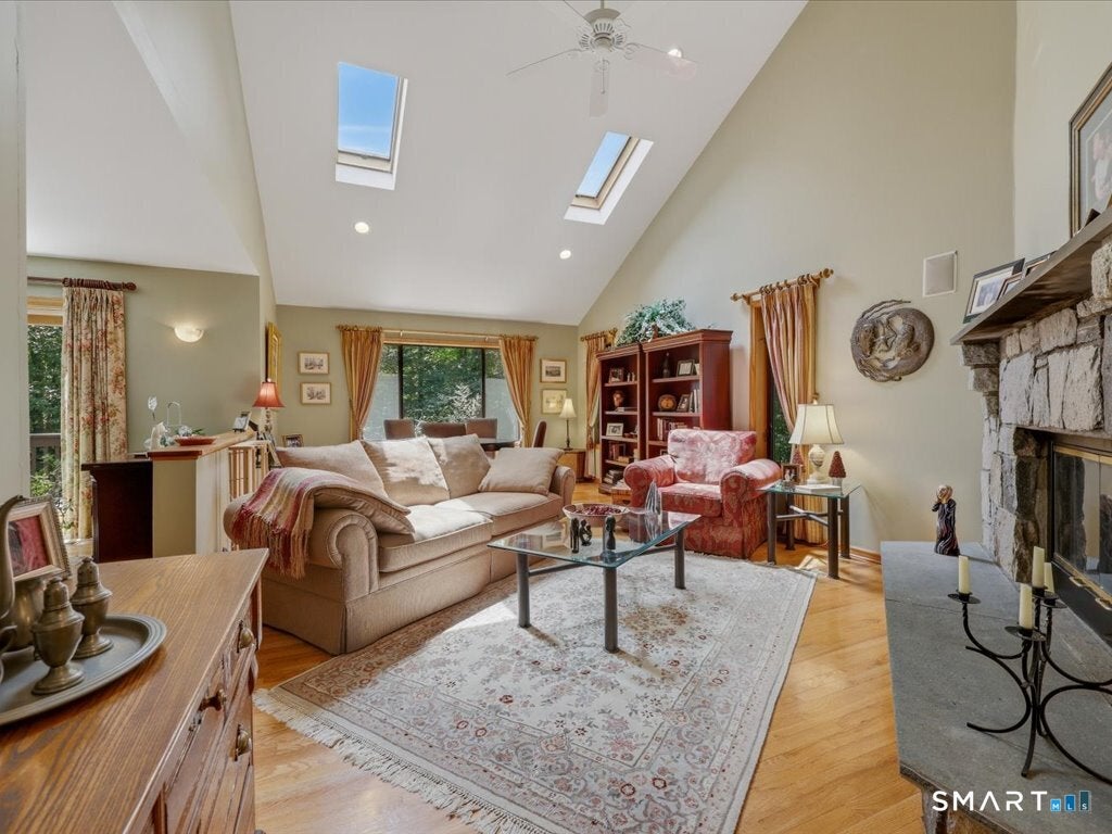 6 Douglas Lane