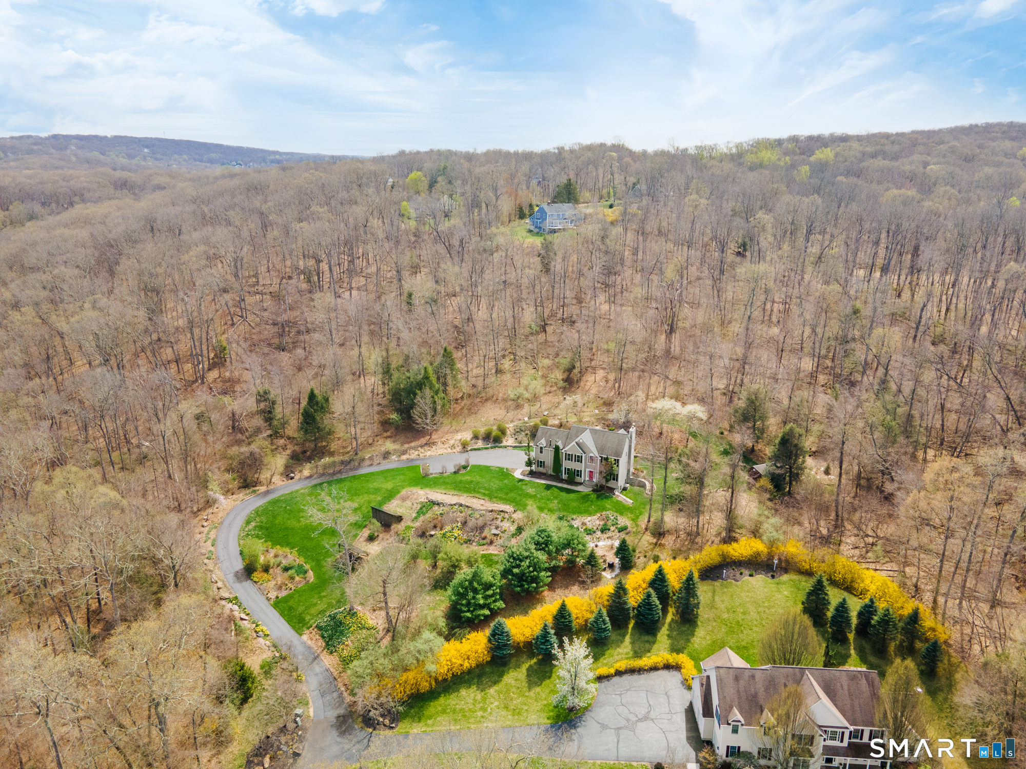 83 Valley Stream Lane