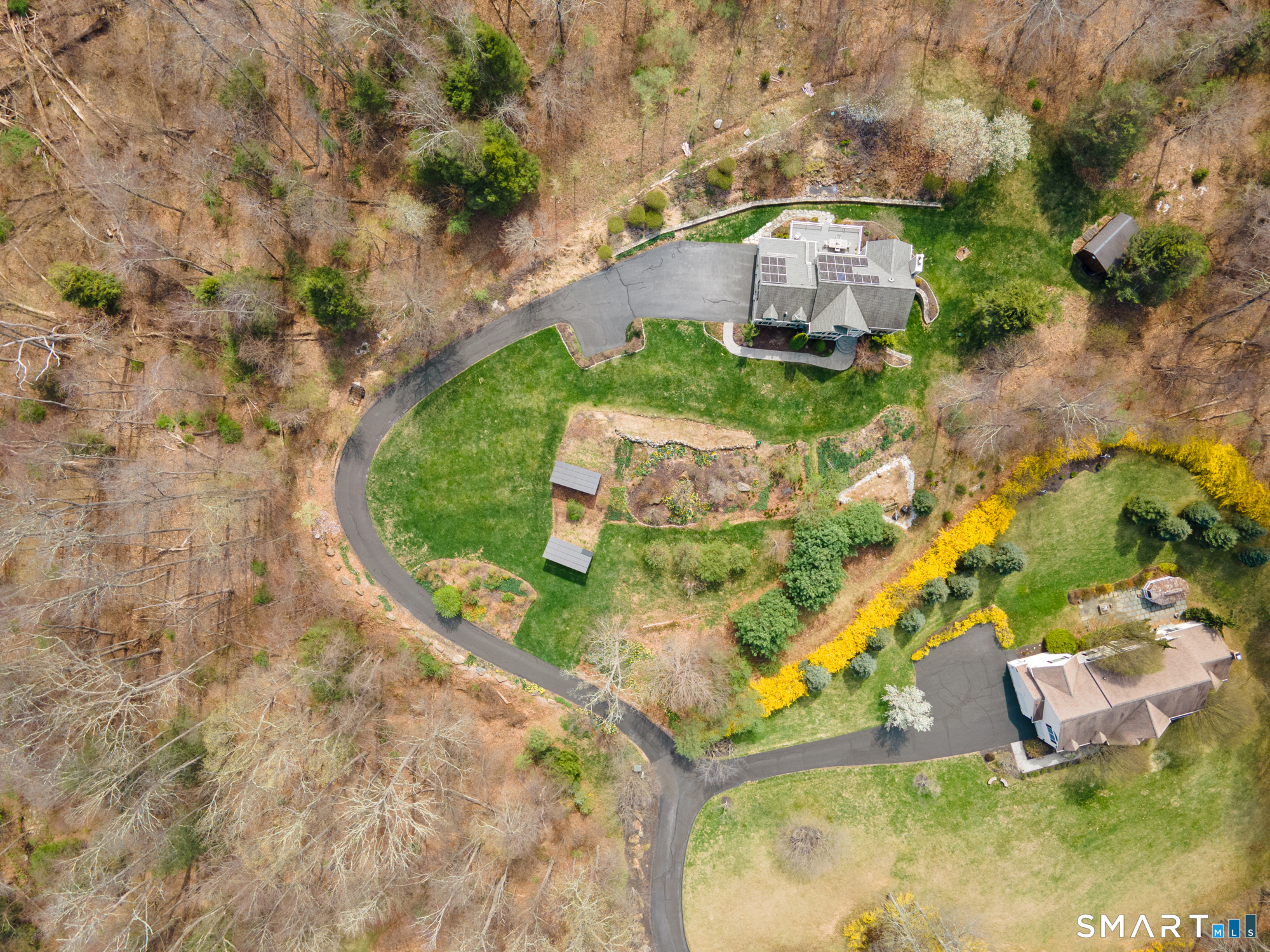 83 Valley Stream Lane