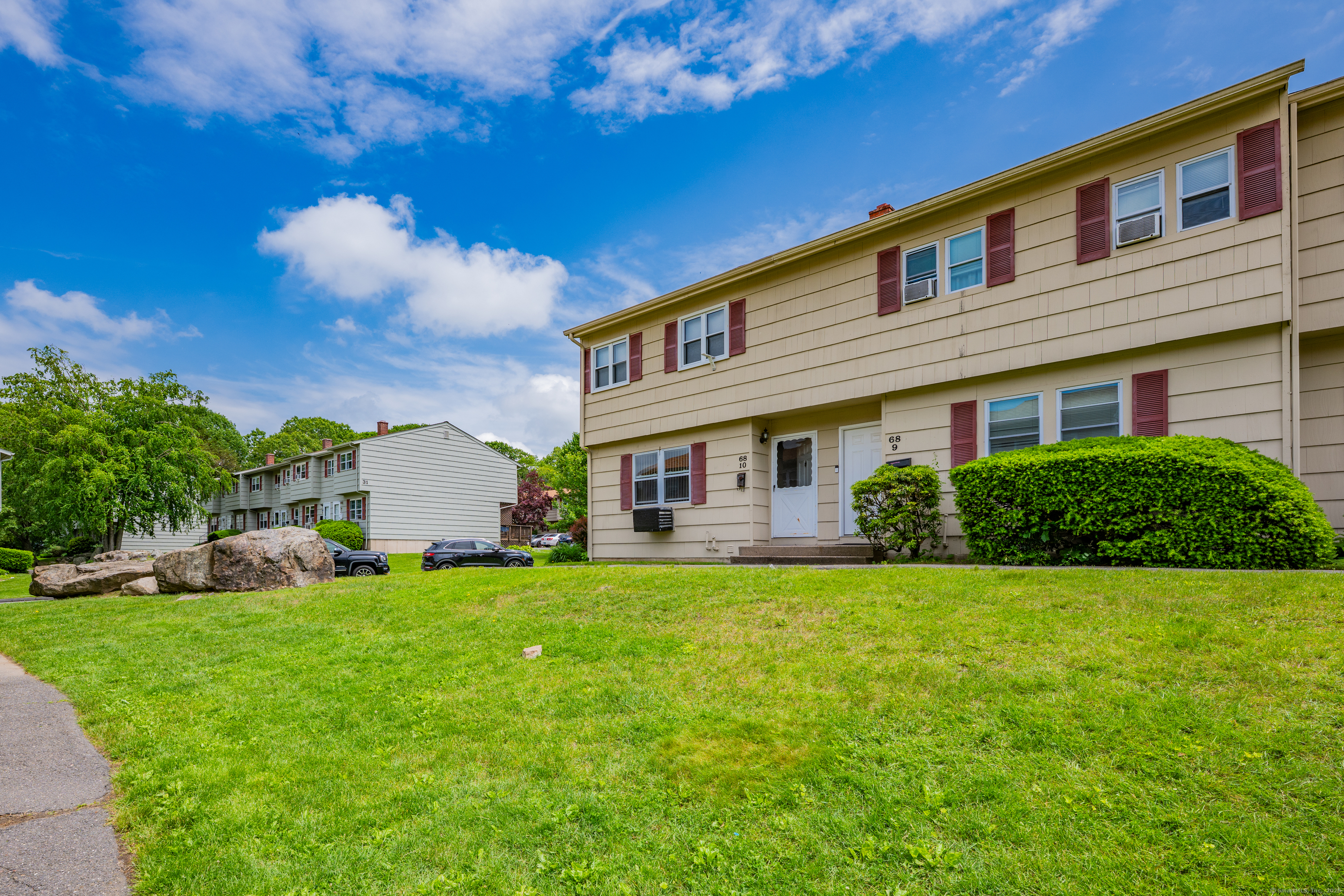 68 Round Tree Drive #9, Naugatuck, Connecticut image 2