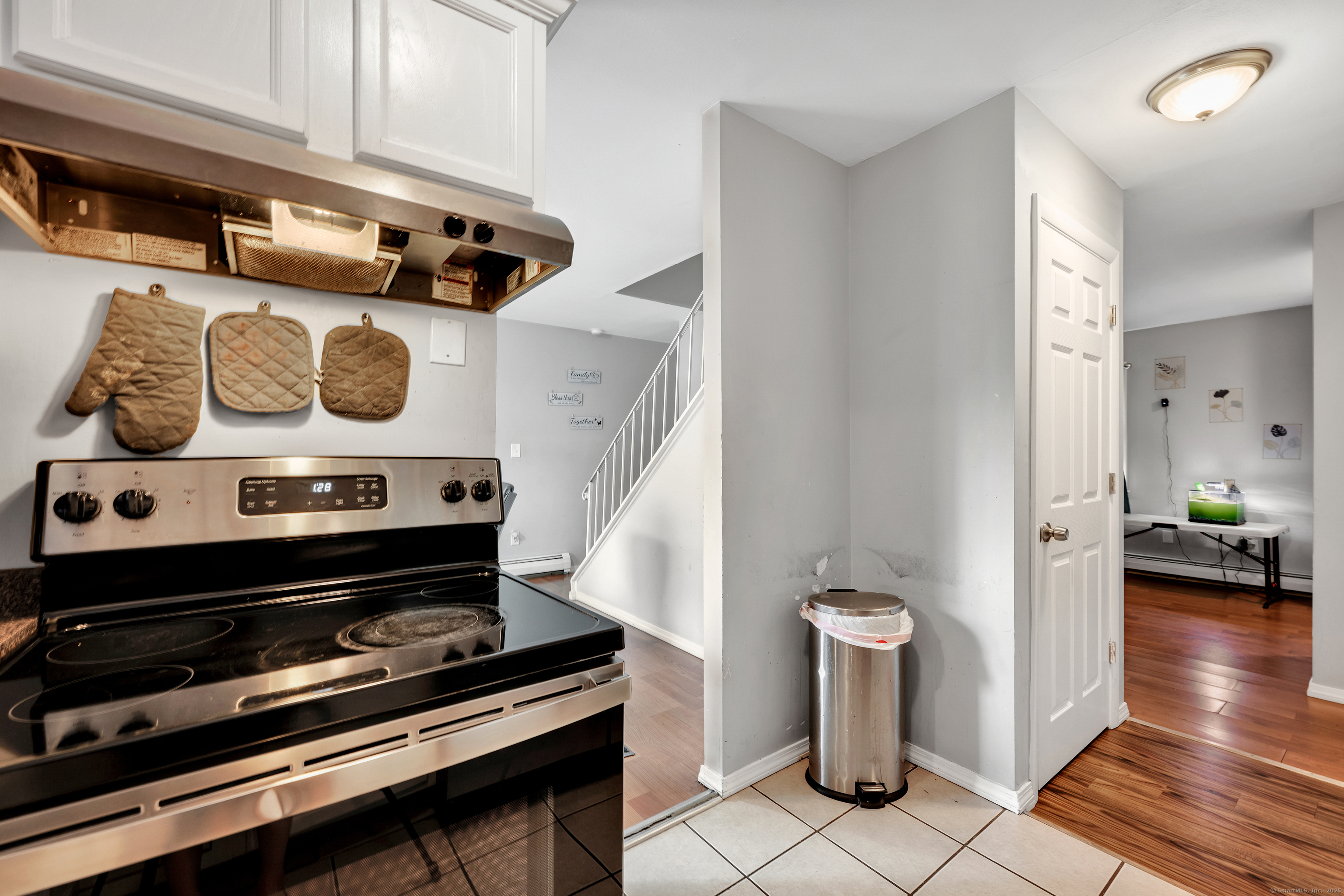 68 Round Tree Drive #9, Naugatuck, Connecticut image 9