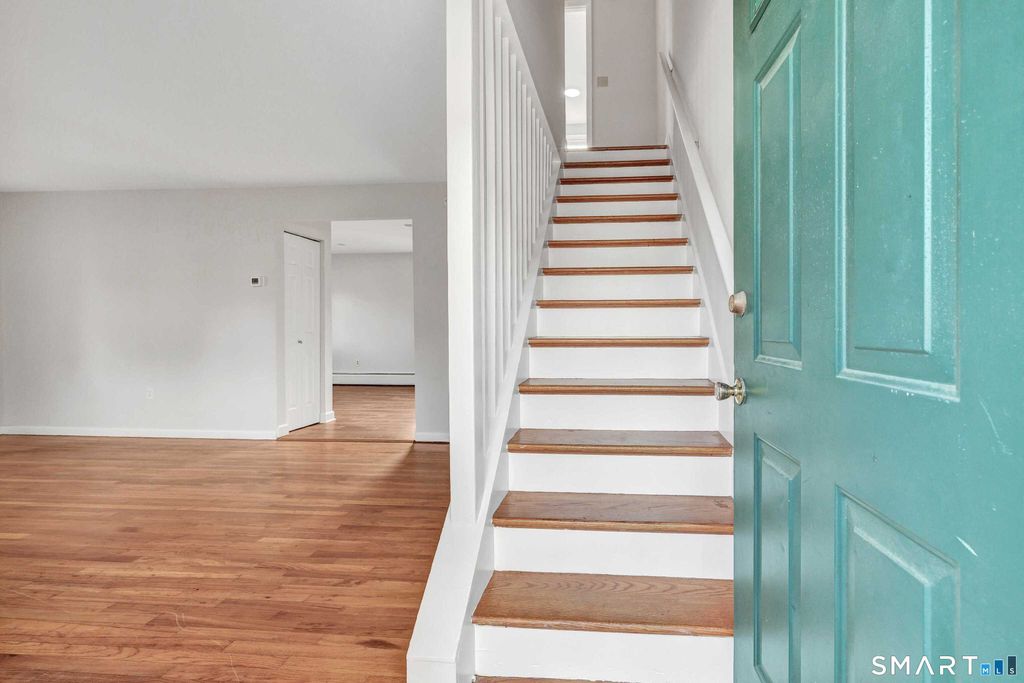 Photo of 240 Sunnyridge Avenue #APT 116, Fairfield, CT 06824 (MLS # 24148245)