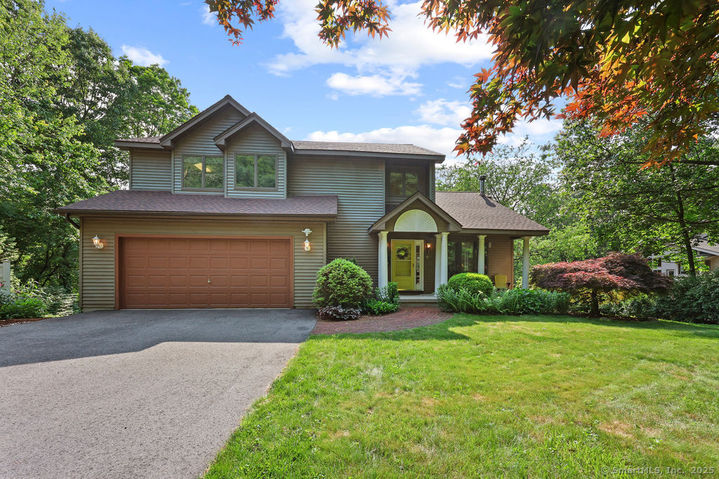 Property for Sale at Mountain View Road, Glastonbury, Connecticut - Bedrooms: 4 
Bathrooms: 3 
Rooms: 8  - $589,900