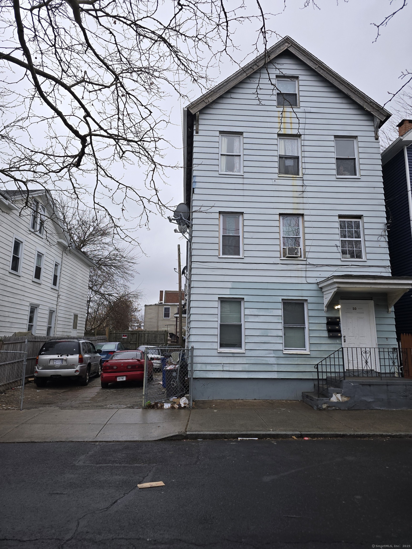 Liberty Street, New Haven, Connecticut - 7 Bedrooms  
3 Bathrooms  
15 Rooms - 