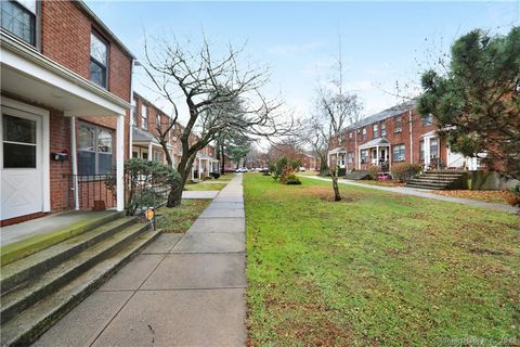 Condo For Sale - 11 Nob Hill Circle #11<br/> Bridgeport, CT 06610