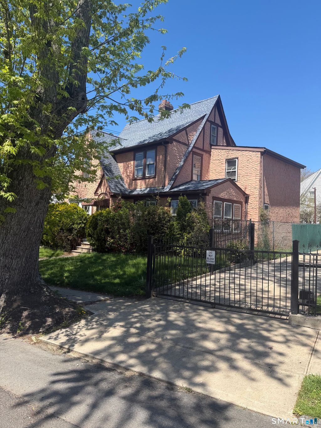 Photo of 228 Westfield Avenue, Bridgeport, CT 06606 (MLS # 24170628)