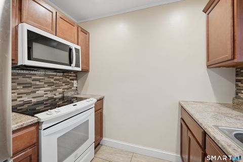Tiny photo for 95 Middle Turnpike W #APT B4, Manchester, CT 06040 (MLS # 24150487)