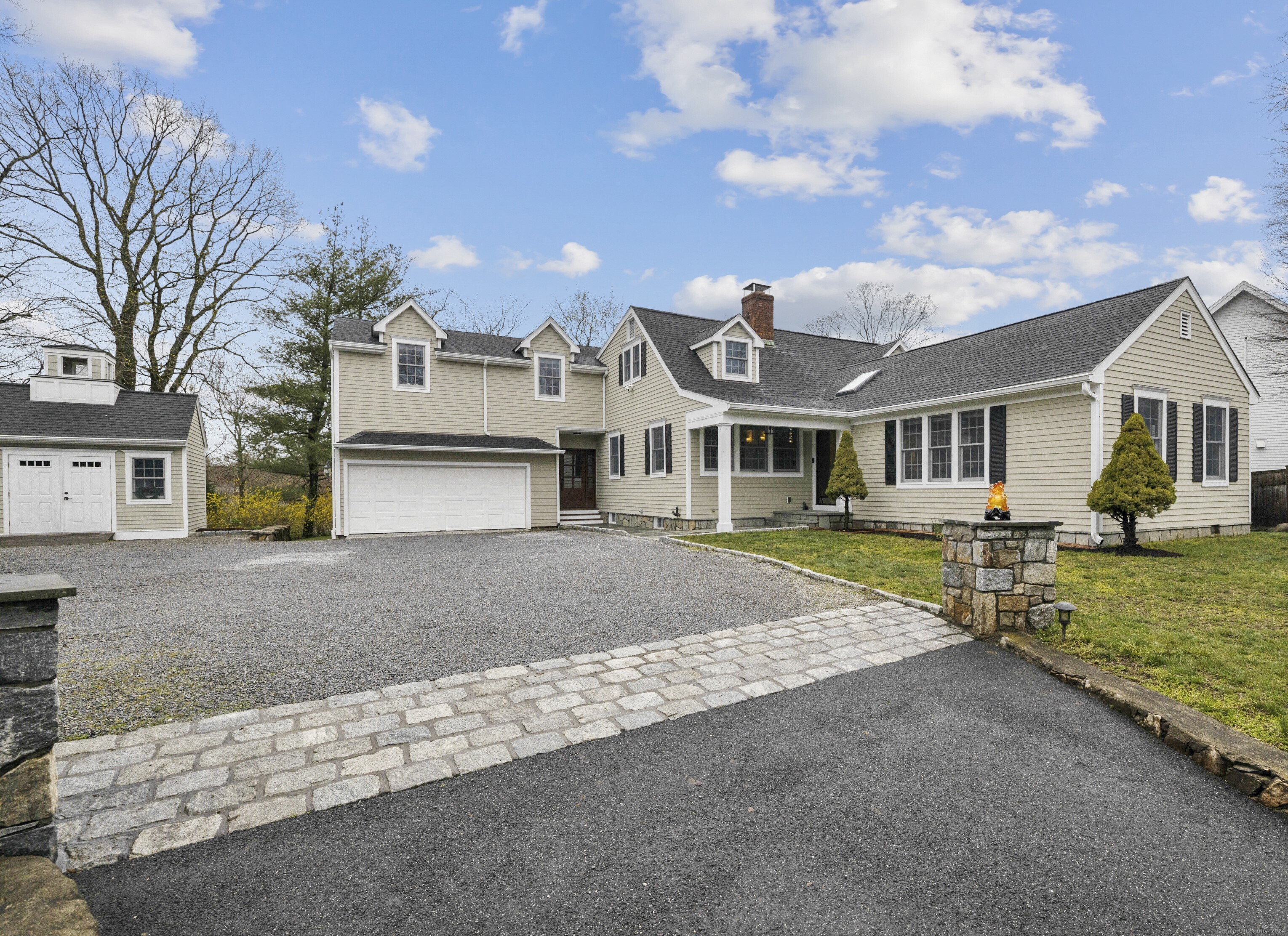 Property for Sale at 47 Mansfield Avenue, Darien, Connecticut - Bedrooms: 5 
Bathrooms: 5 
Rooms: 9  - $2,050,000