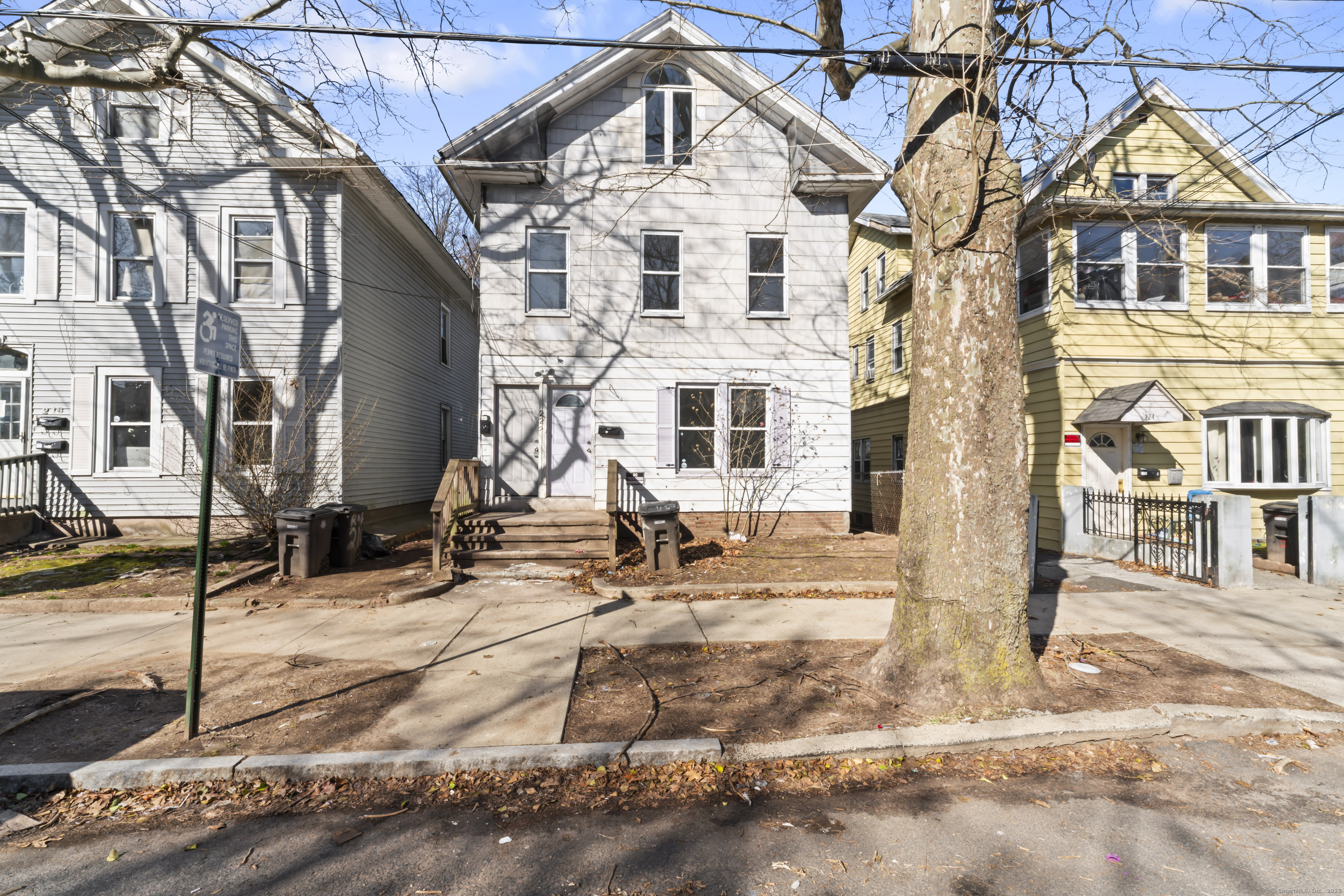 Property for Sale at Greenwich Avenue, New Haven, Connecticut - Bedrooms: 5 
Bathrooms: 2 
Rooms: 11  - $349,900