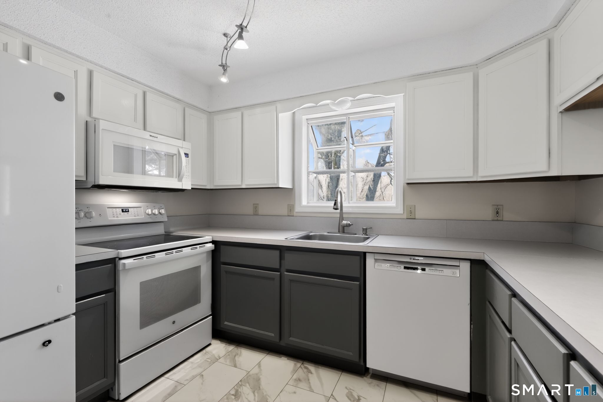 2107 Meadowview Drive 2107