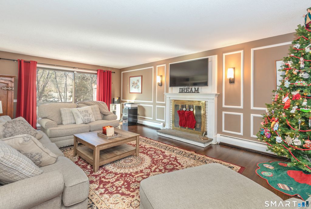 Photo of 637 Watertown Road, Middlebury, CT 06762 (MLS # 24145459)