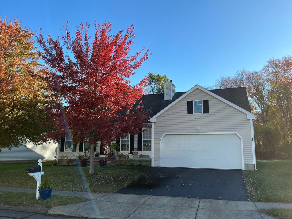 Photo of 102 Greenview Terrace, Middletown, CT 06457 (MLS # 24134978)