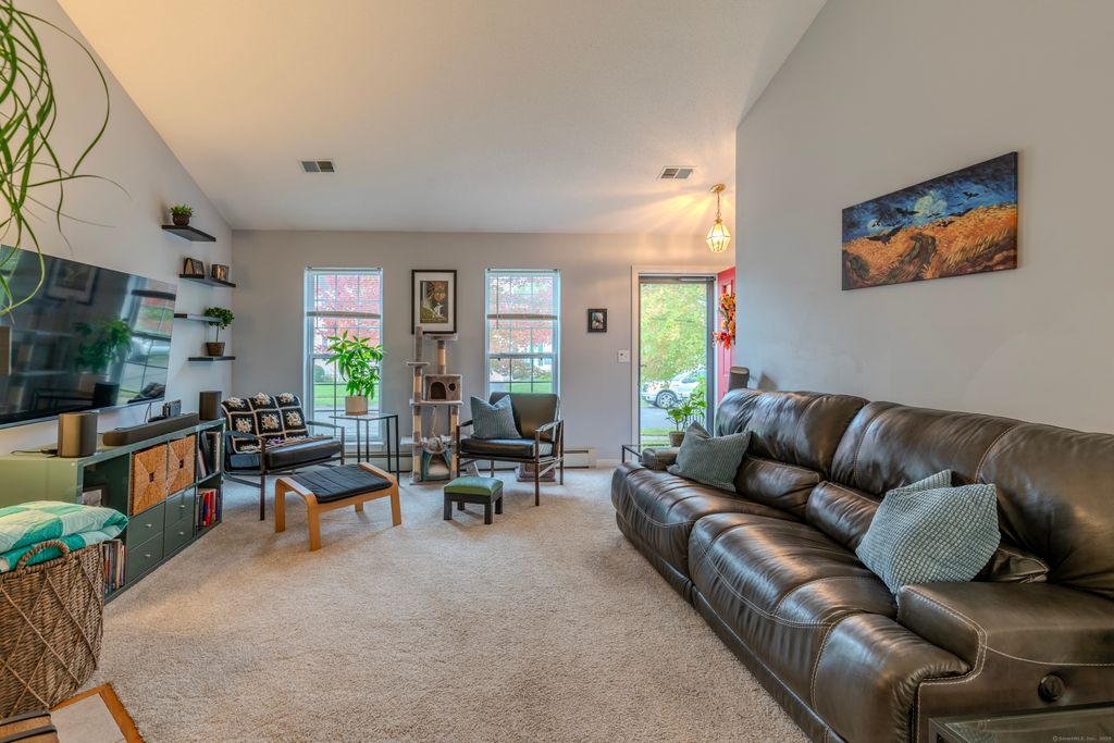 Photo of 102 Greenview Terrace, Middletown, CT 06457 (MLS # 24134978)