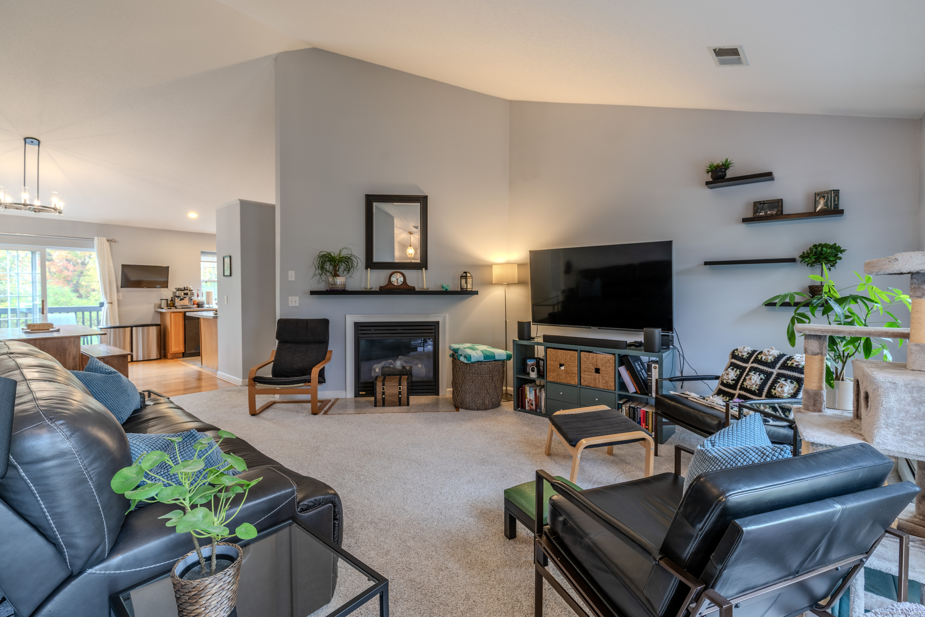 102 Greenview Terrace