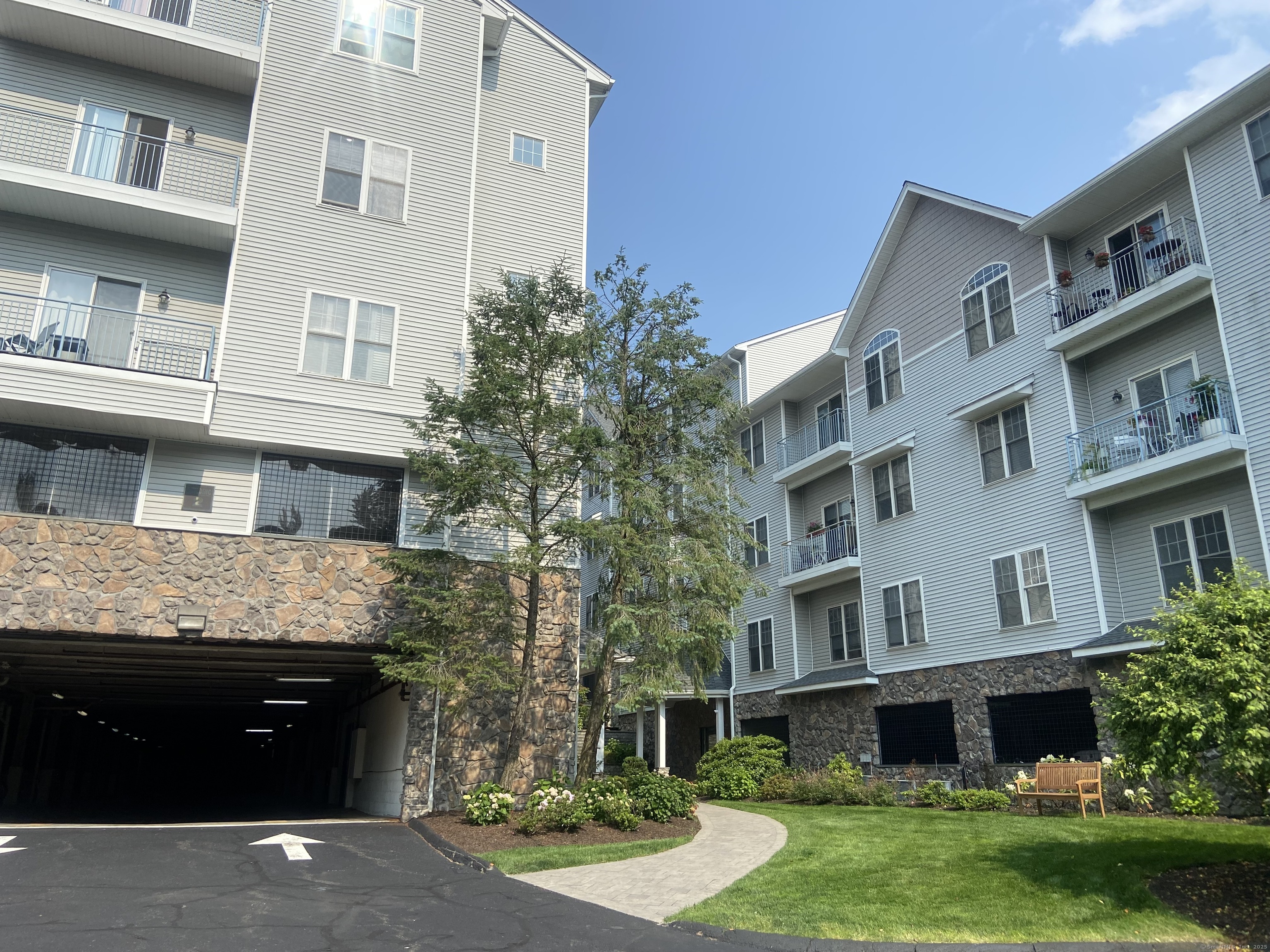 Property for Sale at Richards Avenue 1408, Norwalk, Connecticut - Bedrooms: 2 
Bathrooms: 2 
Rooms: 5  - $434,999