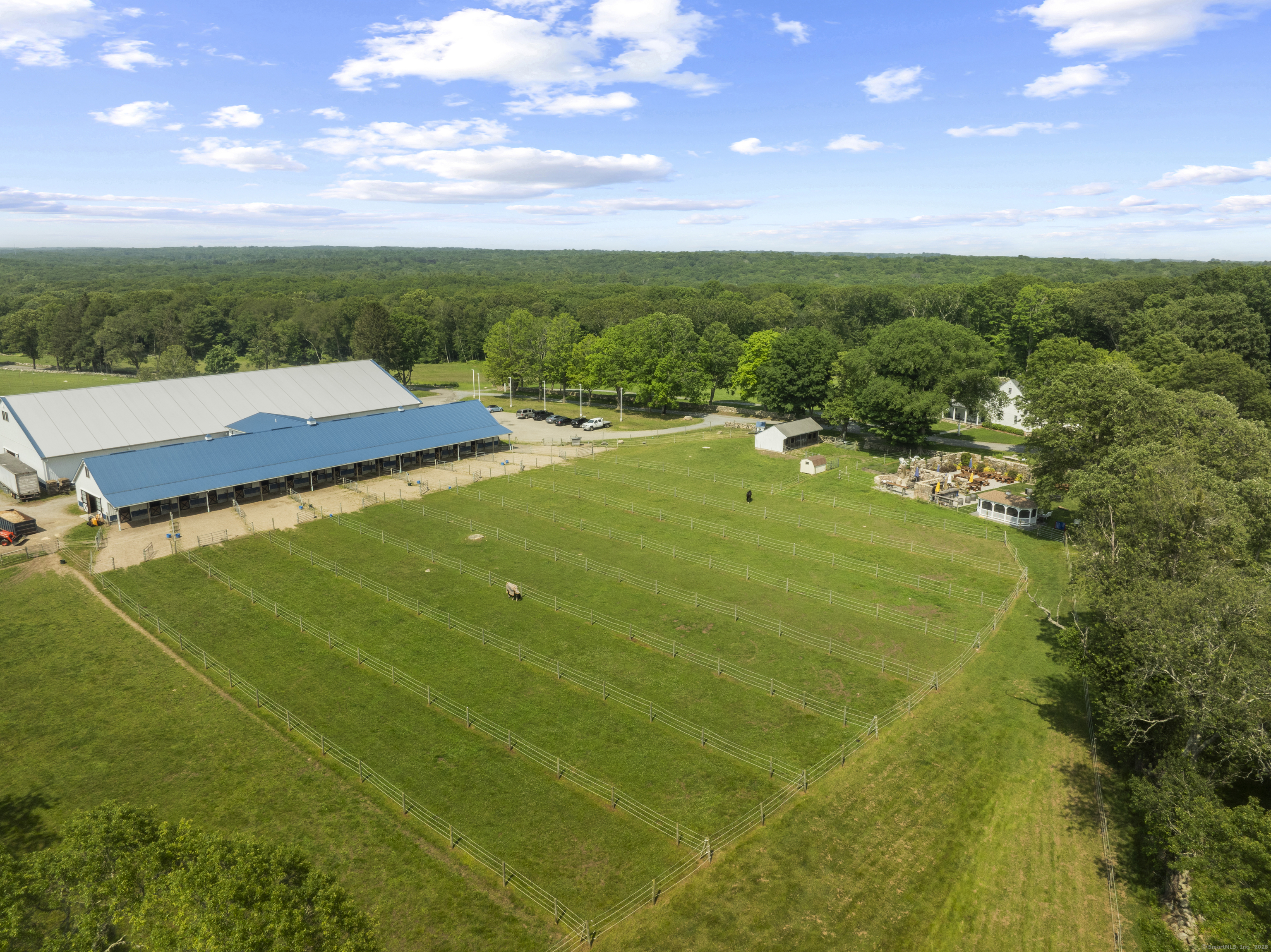 Pequot Trail, Stonington, Connecticut - 9 Bedrooms  
10.5 Bathrooms  
20 Rooms - 