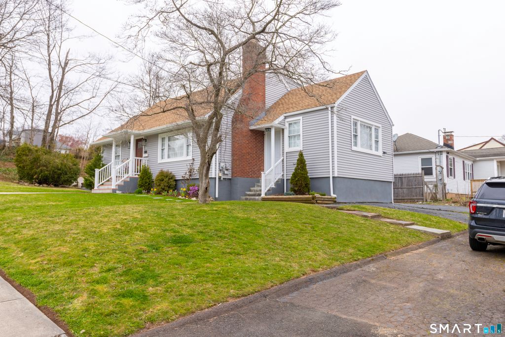 Photo of 120 Stuyvesant Avenue, New Haven, CT 06512 (MLS # 24159433)