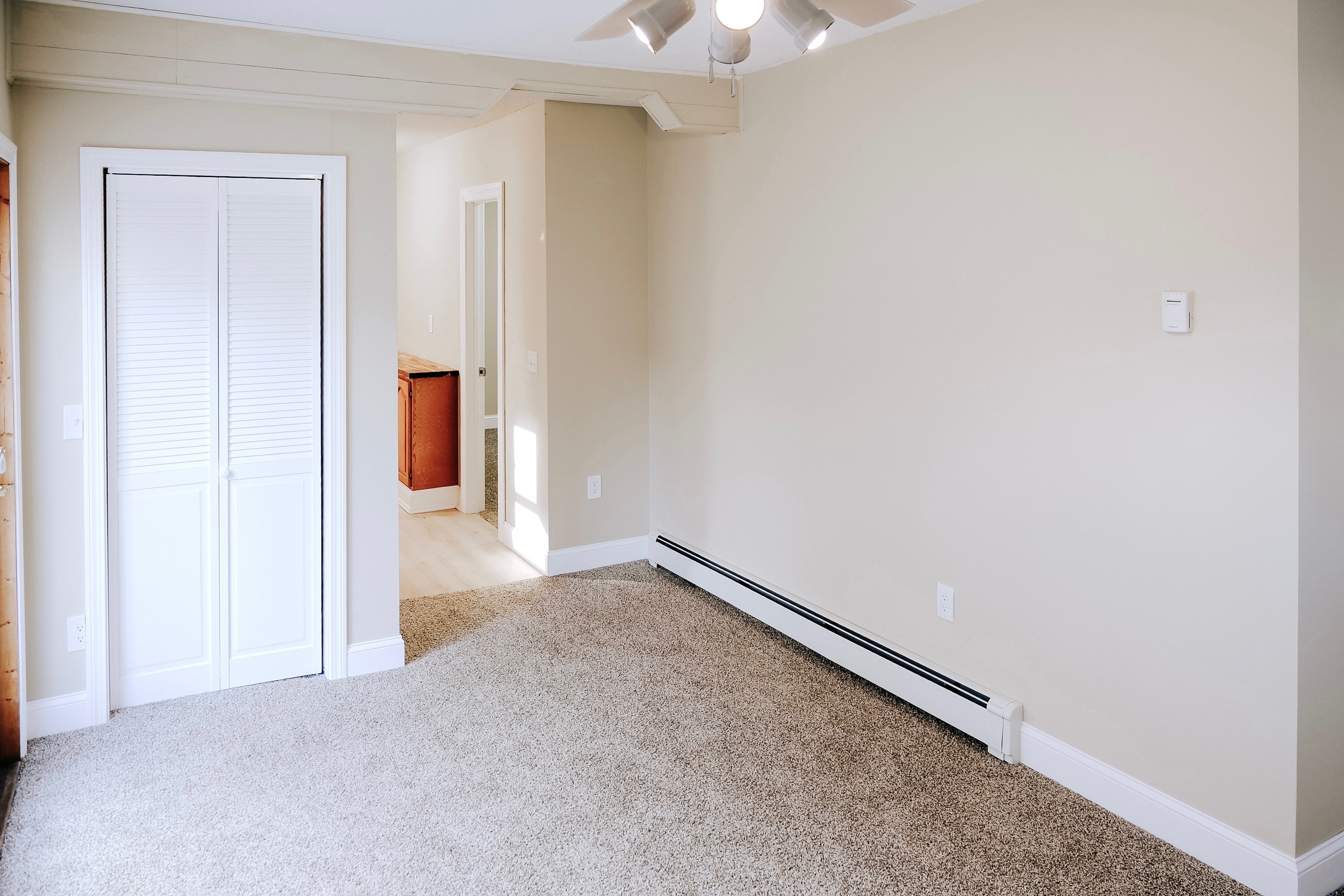 Sprague, Connecticut 06330, United States, 4 Bedrooms Bedrooms, ,3 BathroomsBathrooms,Residential,Active,239606