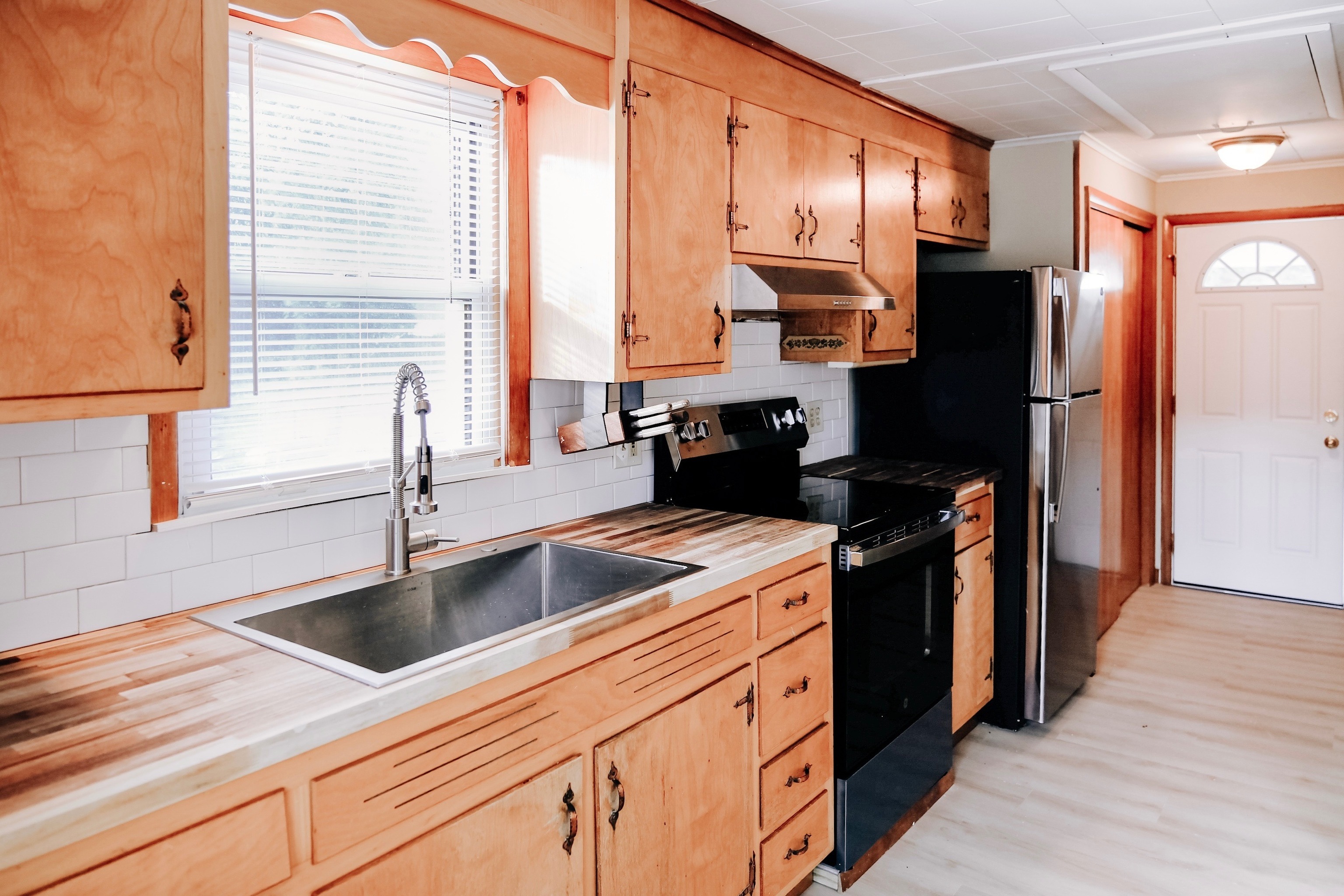 Sprague, Connecticut 06330, United States, 4 Bedrooms Bedrooms, ,3 BathroomsBathrooms,Residential,Active,239606