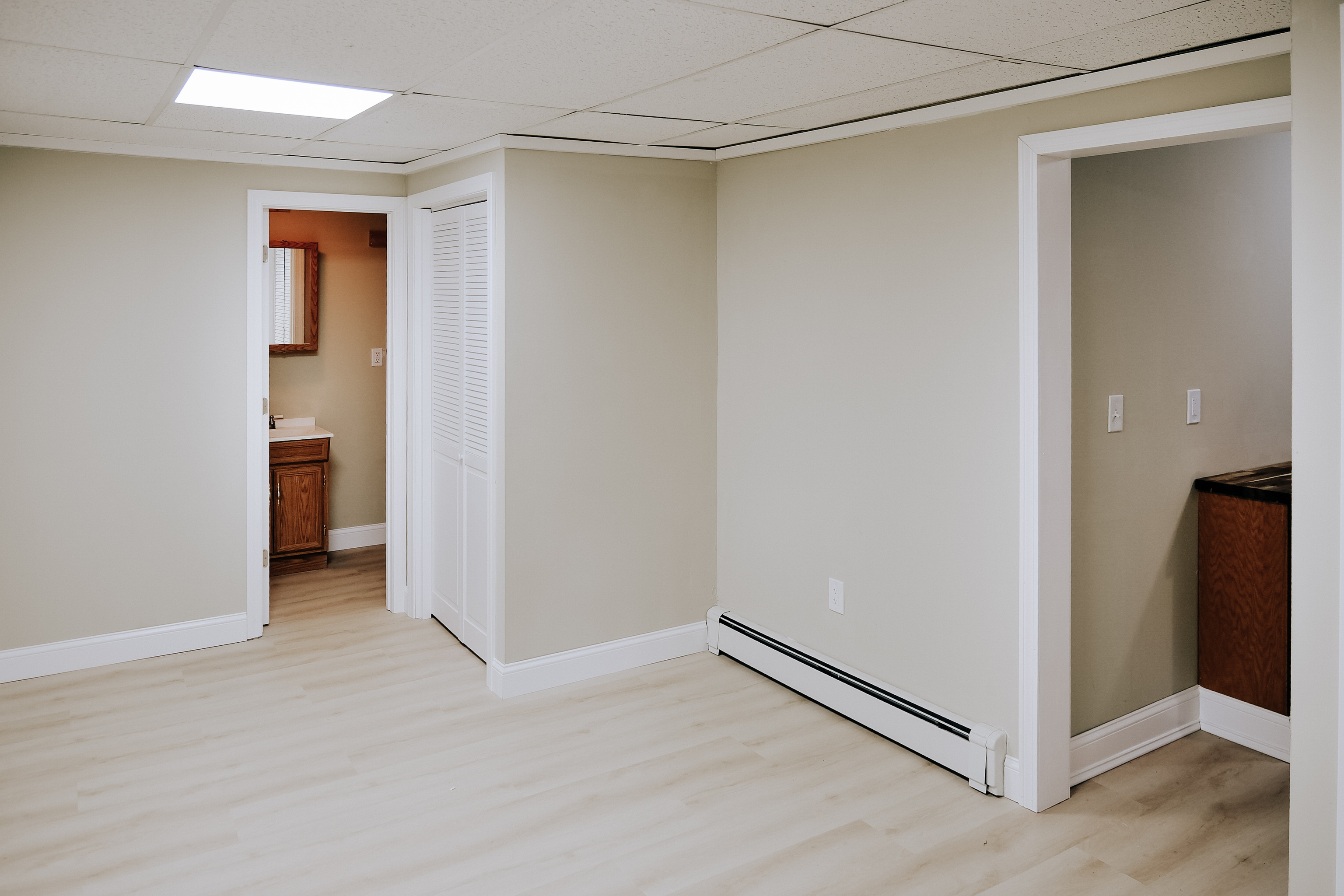 Sprague, Connecticut 06330, United States, 4 Bedrooms Bedrooms, ,3 BathroomsBathrooms,Residential,Active,239606