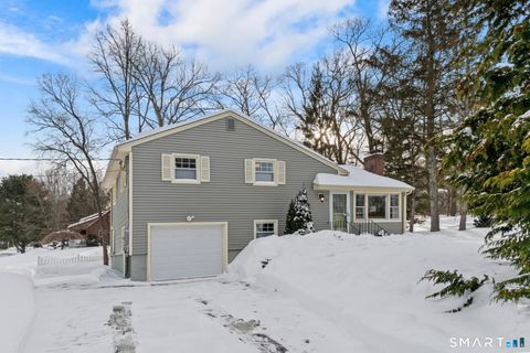 Photo of 2 Vine Drive, Vernon, CT 06066 (MLS # 24151083)