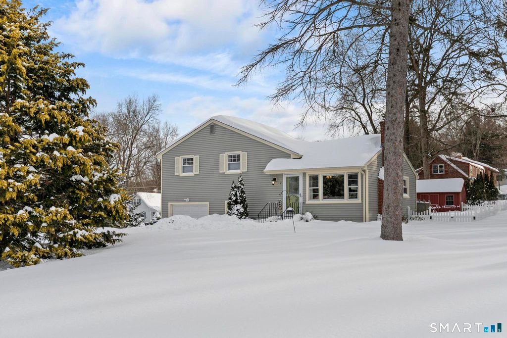 Photo of 2 Vine Drive, Vernon, CT 06066 (MLS # 24151083)