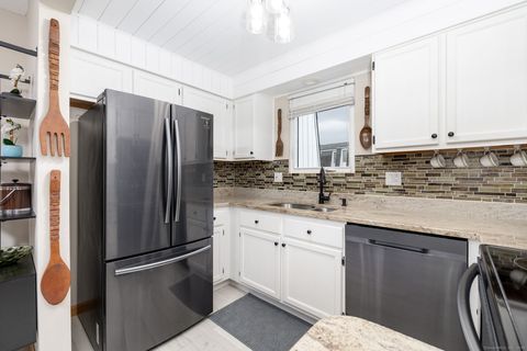 Tiny photo for 410 Farmington Avenue #APT H1, New Britain, CT 06053 (MLS # 24134787)