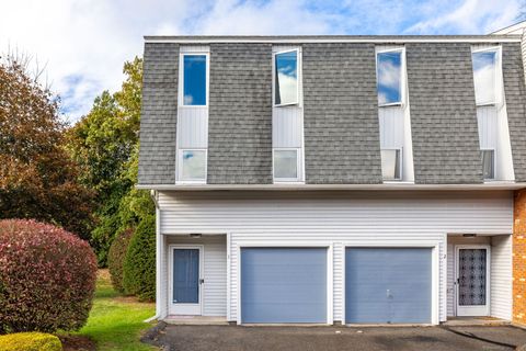 Photo of 410 Farmington Avenue #APT H1, New Britain, CT 06053 (MLS # 24134787)