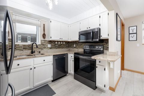 Tiny photo for 410 Farmington Avenue #APT H1, New Britain, CT 06053 (MLS # 24134787)