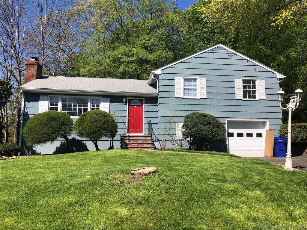 Cornwall Road, Norwalk, Connecticut - 3 Bedrooms  
2 Bathrooms  
9 Rooms - 