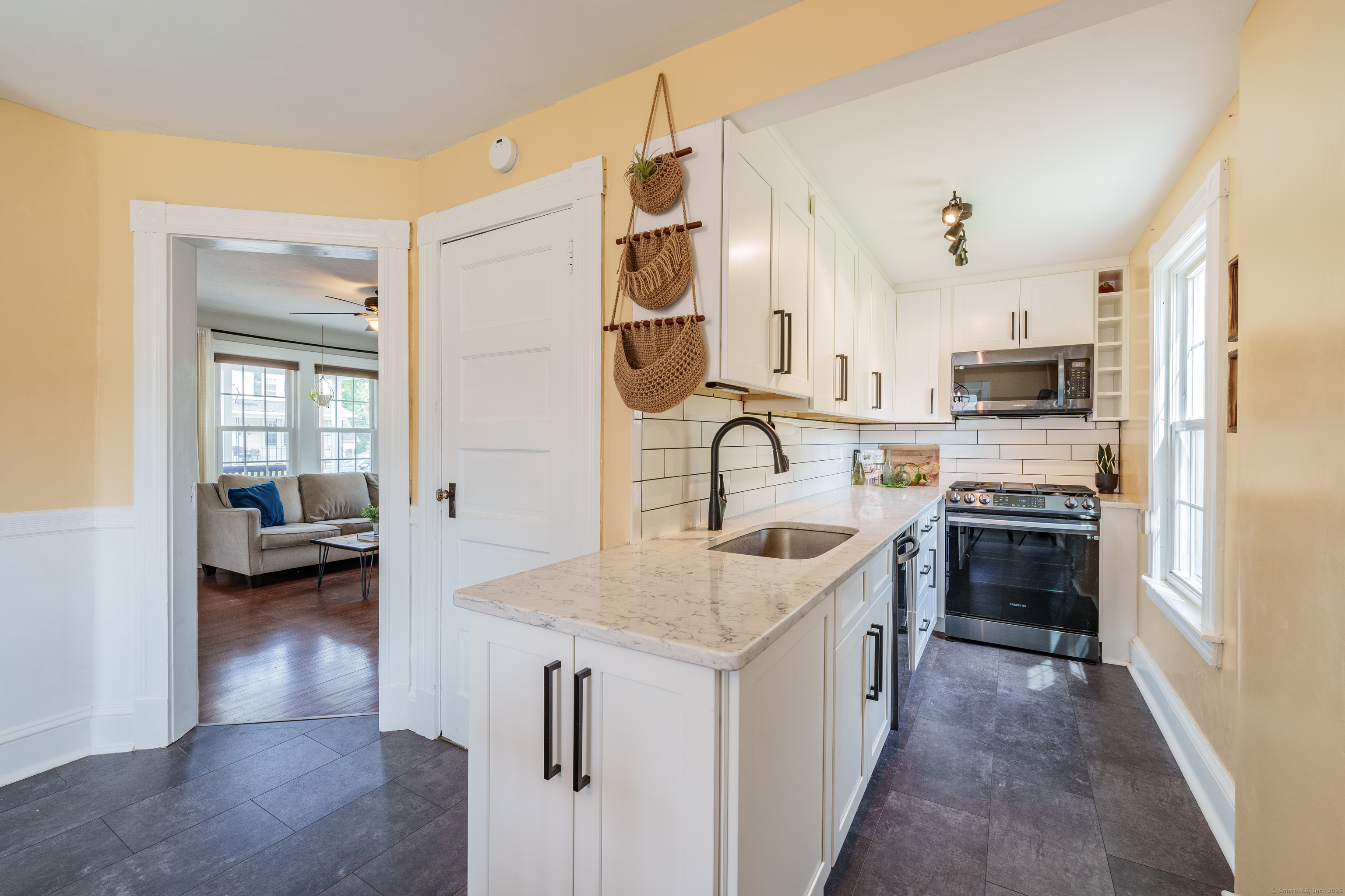 36 Whiton Street, Windsor Locks, Connecticut image 6