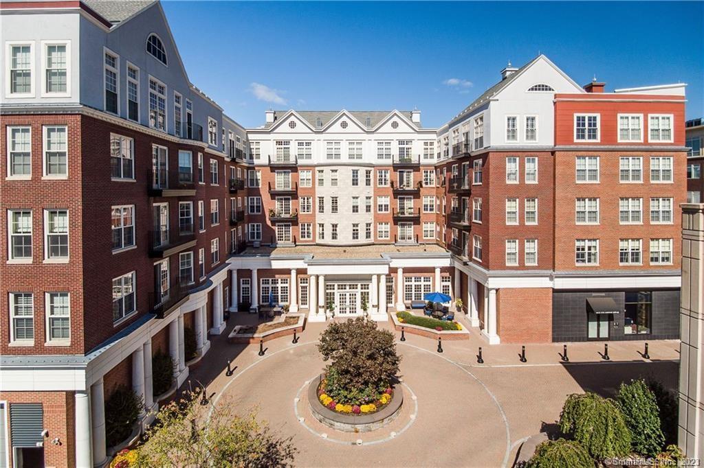 Memorial Road Apt 414, West Hartford, Connecticut - 2 Bedrooms  
2 Bathrooms  
5 Rooms - 