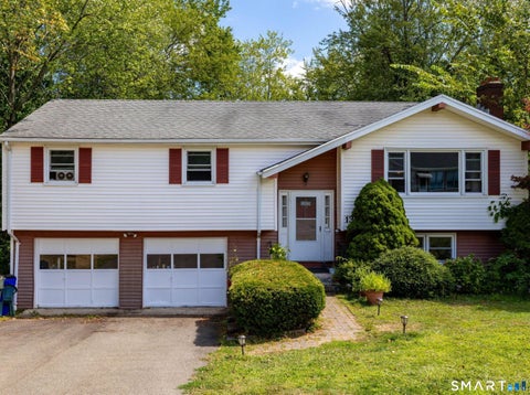 Homes For Sale - 136 Charter Road<br/> Hartford County, Wethersfield, CT 06109