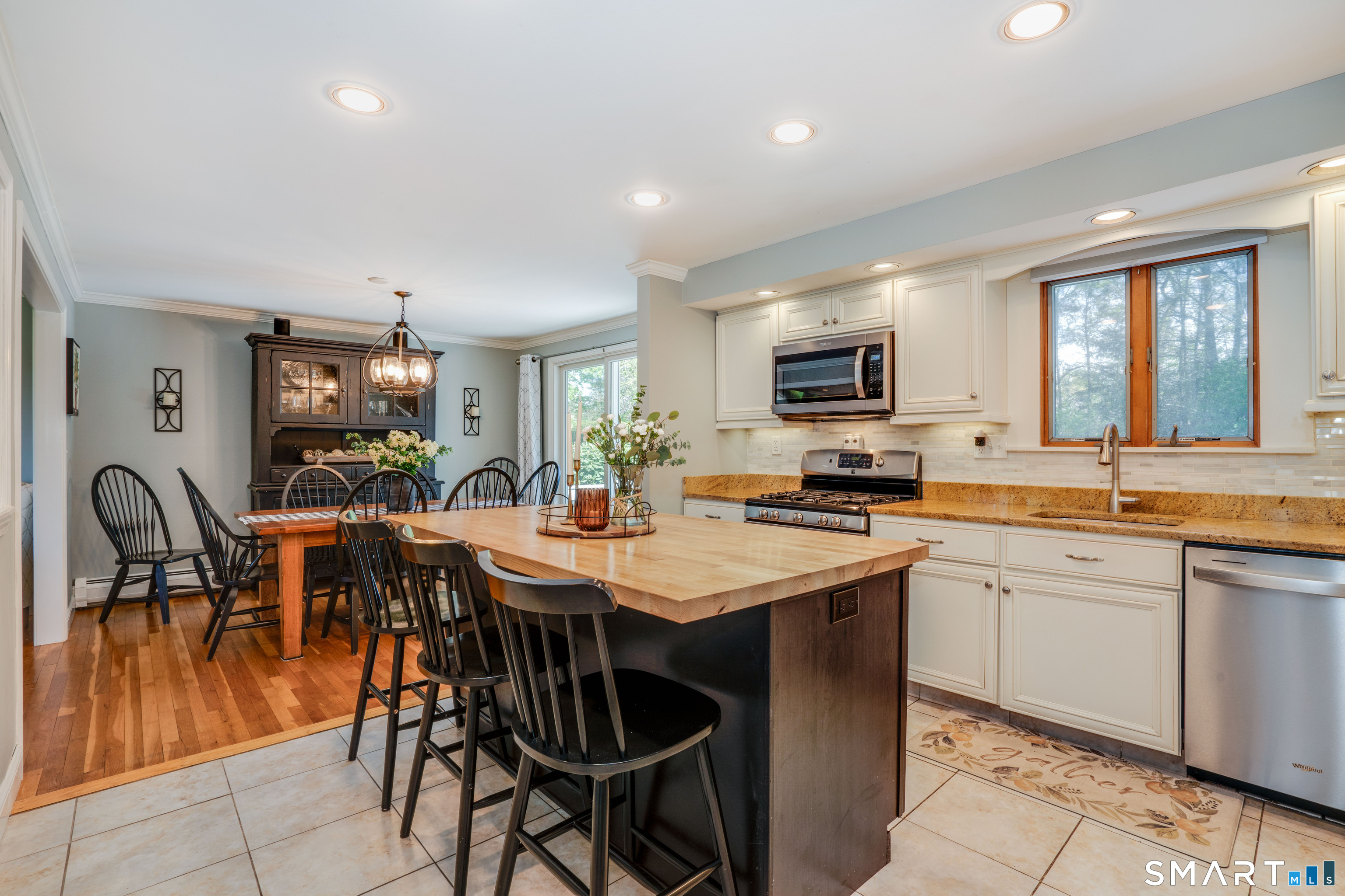 107 Knollwood Road