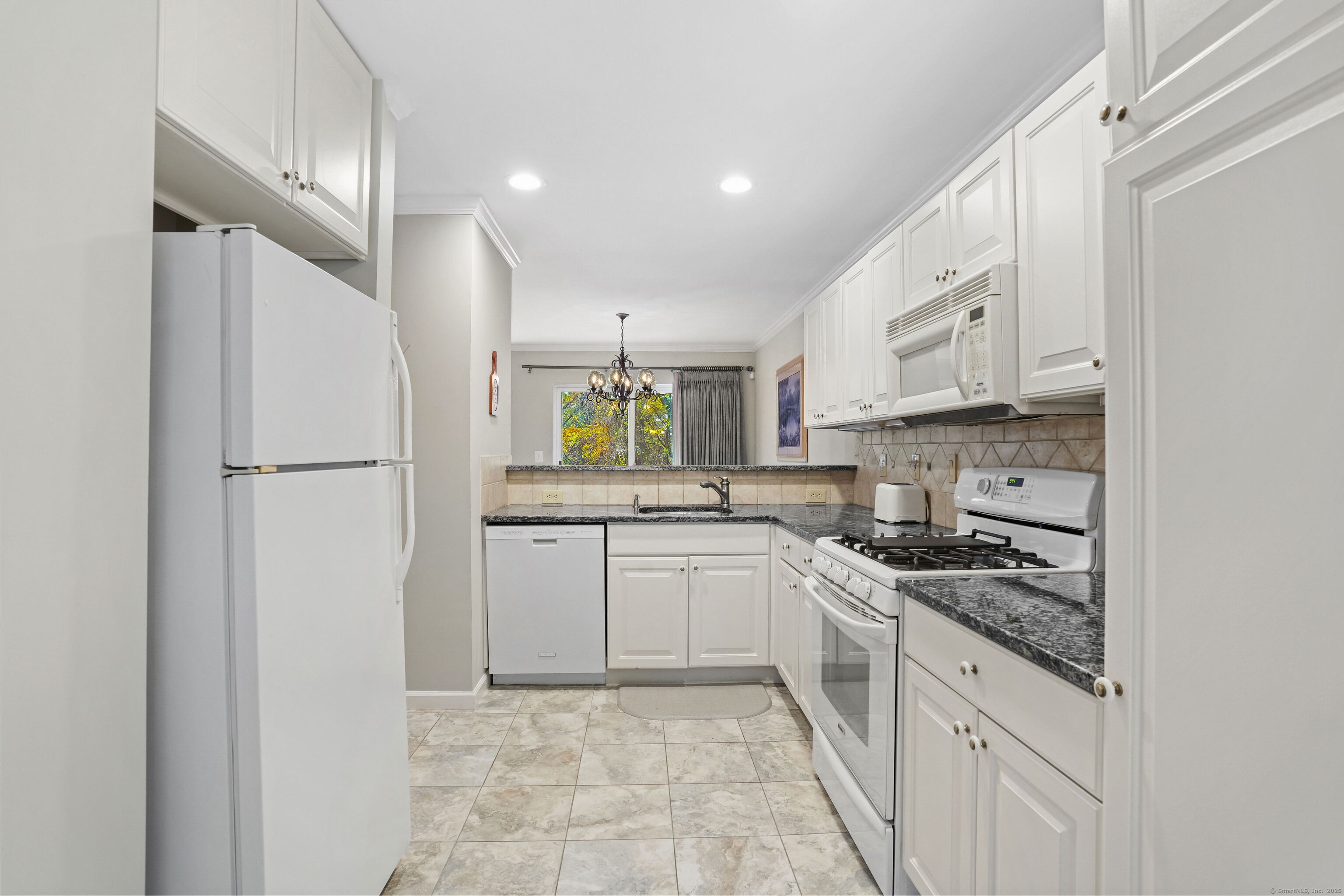 2106 Pinnacle Way 2106