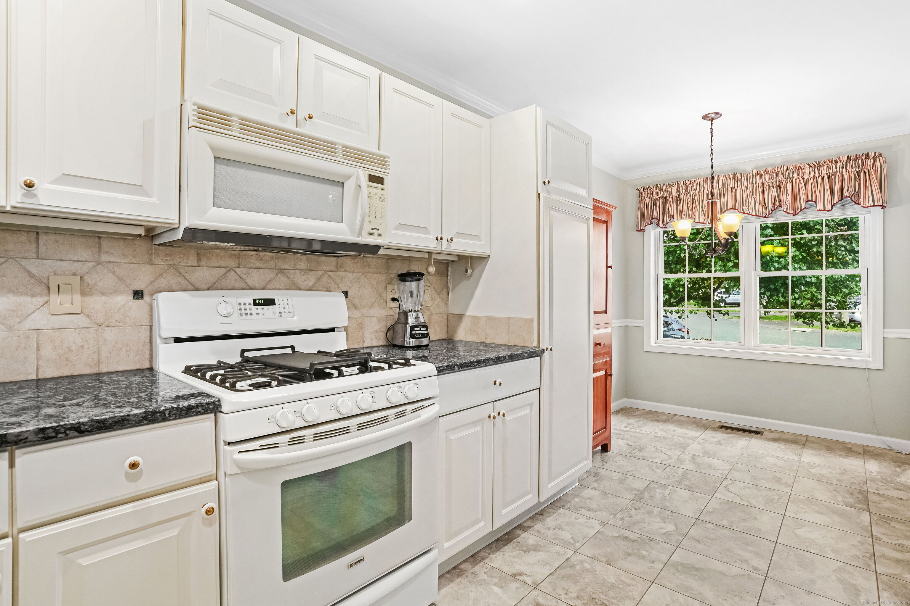 2106 Pinnacle Way 2106