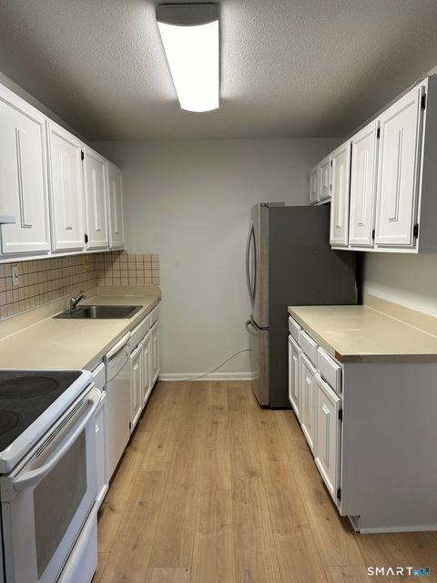 Photo of 90 Kane Street #C1, West Hartford, CT 06119 (MLS # 24163744)