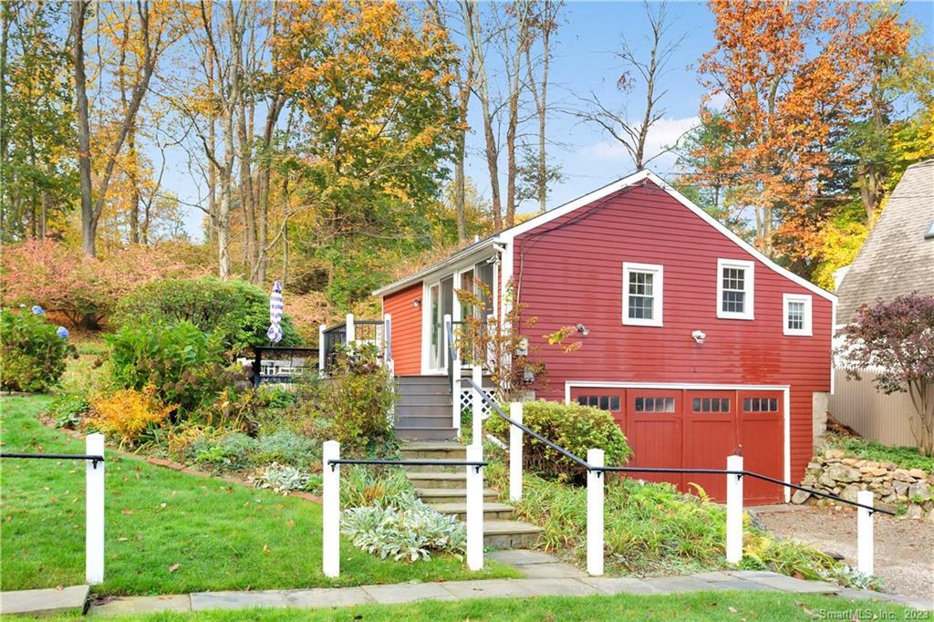 1 Ridgewood Lane, Westport, Connecticut - 1 Bedrooms  
1 Bathrooms  
3 Rooms - 